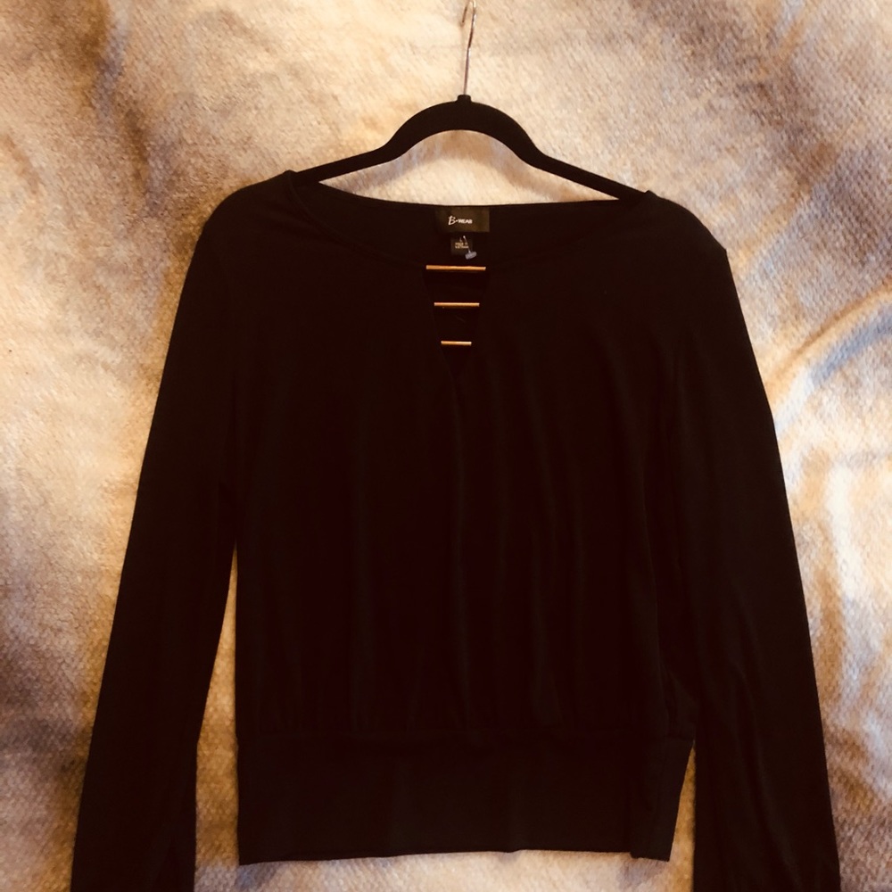 Cute little black top